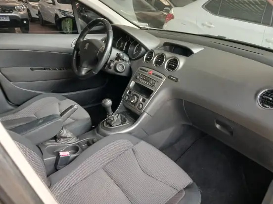 PEUGEOT-308-2012
