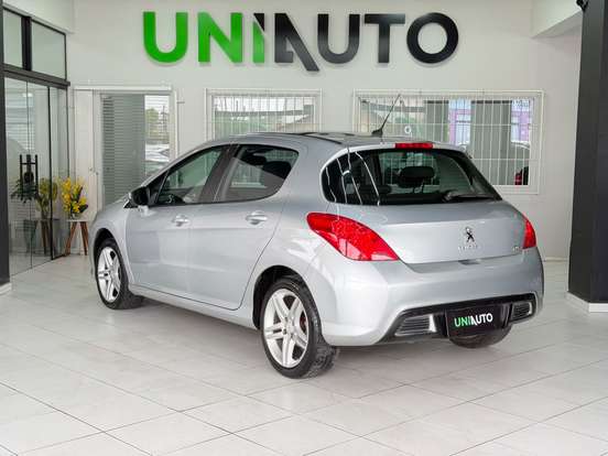 PEUGEOT-308-2012
