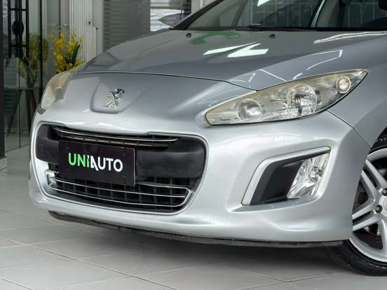 PEUGEOT-308-2012