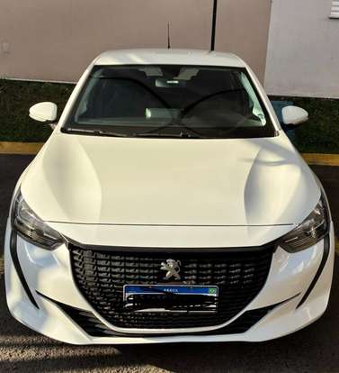 PEUGEOT-208-2021