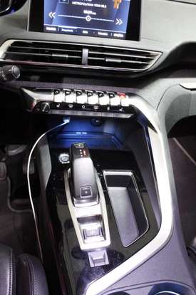 PEUGEOT-3008-1.6 GRIFFE PACK THP 16V GASOLINA 4P AUTOMÁTICO PEUGEOT-3008-2020
