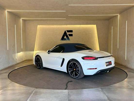 PORSCHE-718-2021