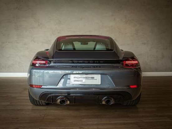 PORSCHE-718-2025