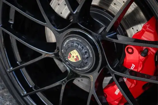 PORSCHE-911-2018
