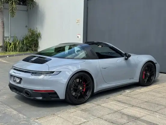 PORSCHE-911-2023
