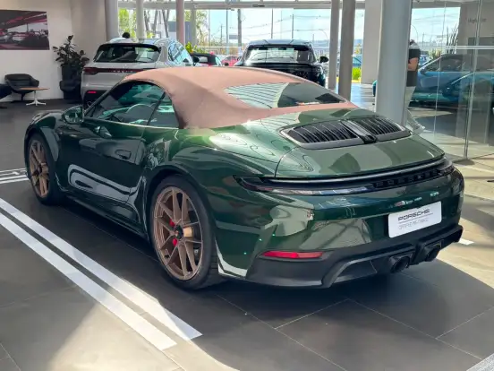 PORSCHE-911-2025