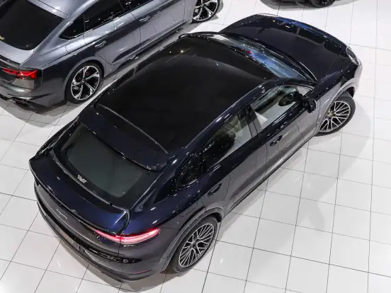PORSCHE-CAYENNE-2021