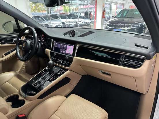PORSCHE-MACAN-2023