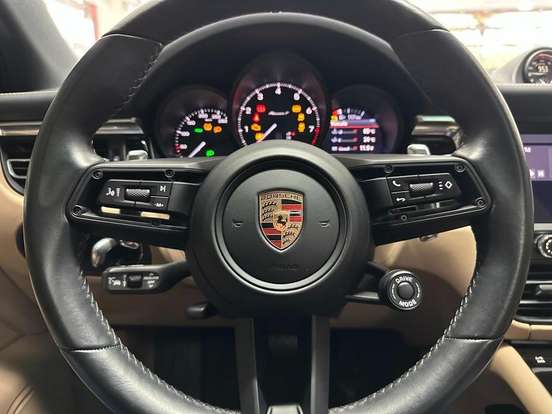 PORSCHE-MACAN-2023