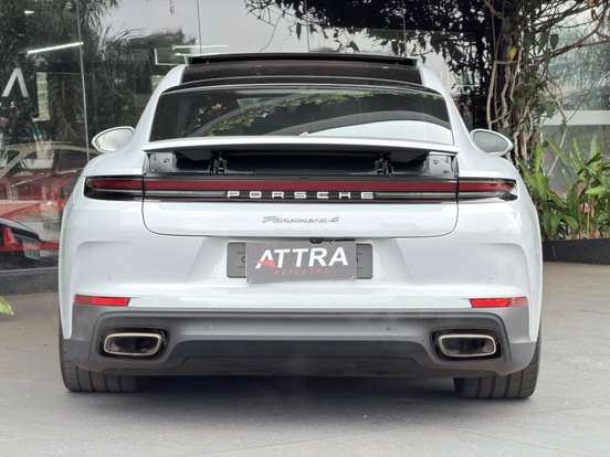 PORSCHE-PANAMERA-2024