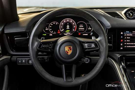 PORSCHE-PANAMERA-2024