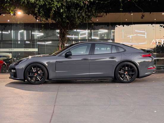 PORSCHE-PANAMERA-2024