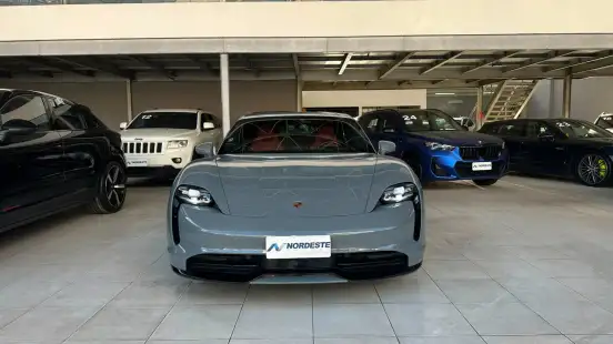 PORSCHE-TAYCAN-2022