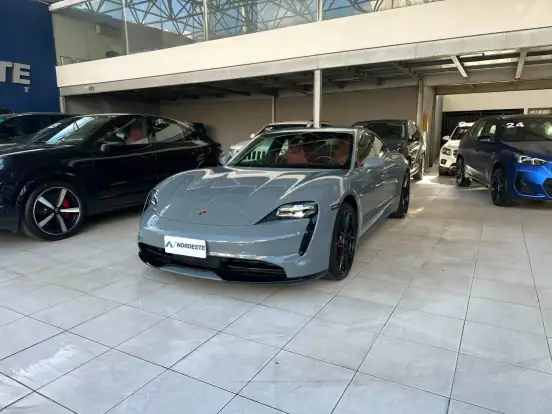 PORSCHE-TAYCAN-2022