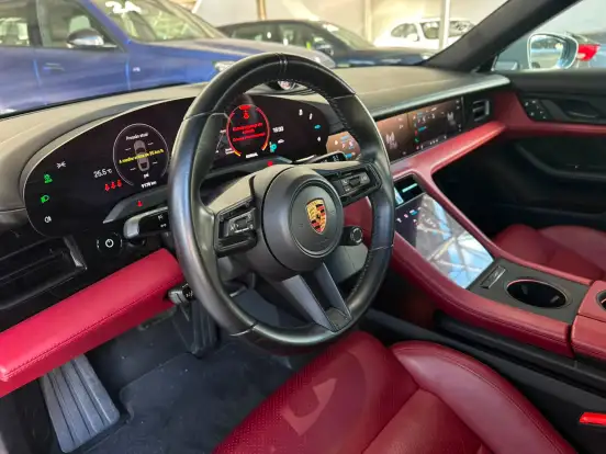 PORSCHE-TAYCAN-2022