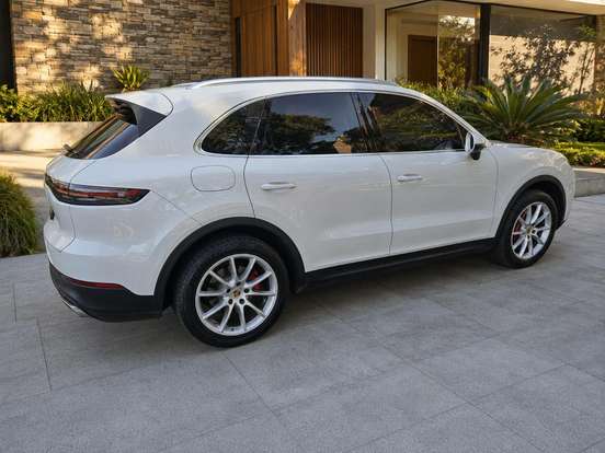 PORSCHE-CAYENNE-2018