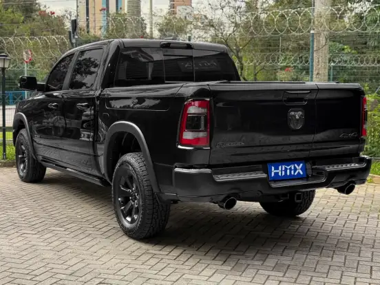 RAM-1500-5.7 V8 GASOLINA REBEL CD 4X4 AUTOMÁTICO RAM-1500-2023