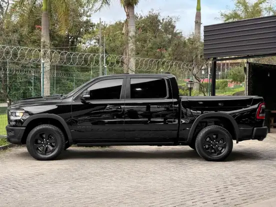 RAM-1500-5.7 V8 GASOLINA REBEL CD 4X4 AUTOMÁTICO RAM-1500-2023