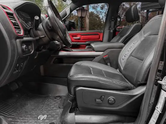 RAM-1500-5.7 V8 GASOLINA REBEL CD 4X4 AUTOMÁTICO RAM-1500-2023
