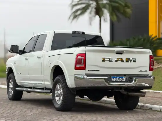 RAM-3500-6.7 I6 TURBO DIESEL LARAMIE CD 4X4 AUTOMÁTICO RAM-3500-2022