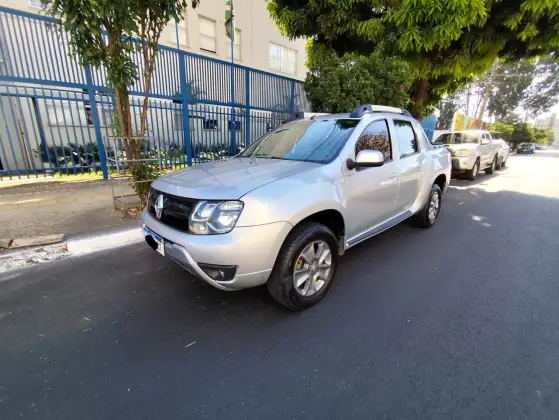 RENAULT DUSTER OROCH 1.6 16V SCE FLEX DYNAMIQUE MANUAL RENAULT DUSTER OROCH 1.6 16V SCE FLEX DYNAMIQUE MANUAL