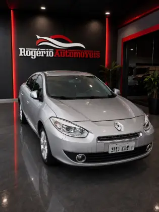 RENAULT FLUENCE 2.0 PRIVILÉGE 16V FLEX 4P AUTOMÁTICO