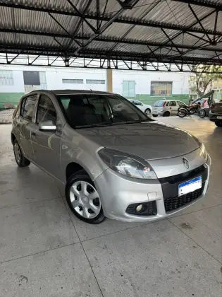 RENAULT SANDERO 1.6 EXPRESSION 8V FLEX 4P MANUAL RENAULT SANDERO 1.6 EXPRESSION 8V FLEX 4P MANUAL