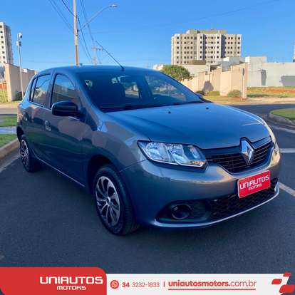 RENAULT-SANDERO-2017