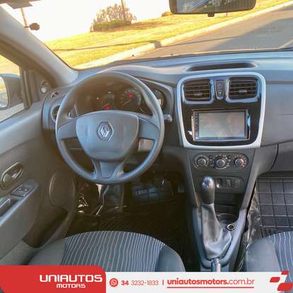 RENAULT-SANDERO-2017