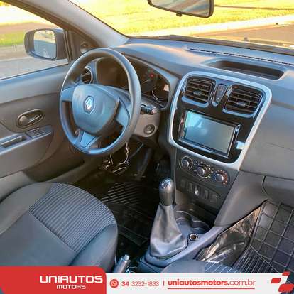 RENAULT-SANDERO-2017