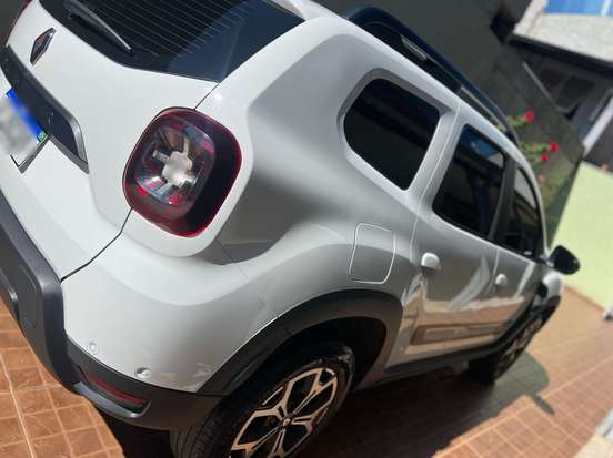 RENAULT-DUSTER-2023