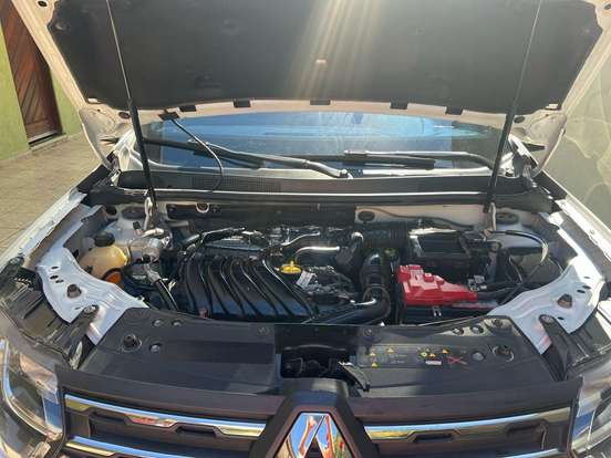 RENAULT-DUSTER-2023