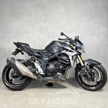 SUZUKI GSR 750 SUZUKI GSR 750