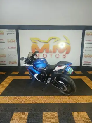 SUZUKI GSX-R750 SUZUKI GSX-R750