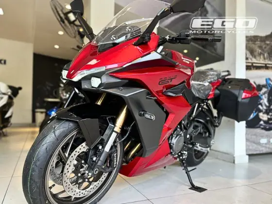 SUZUKI GSX-S1000GT ABS SUZUKI GSX-S1000GT ABS