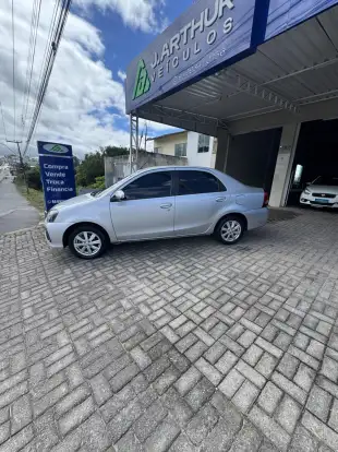 TOYOTA-ETIOS-2018