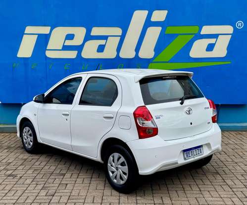 TOYOTA-ETIOS-2017