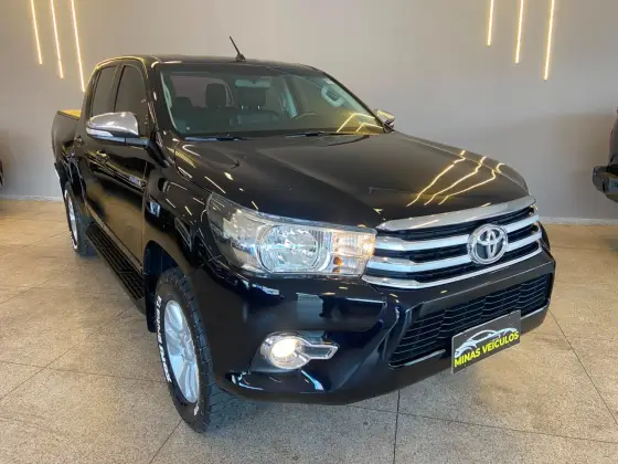 TOYOTA HILUX 2.7 SRV 4X2 CD 16V FLEX 4P AUTOMÁTICO TOYOTA HILUX 2.7 SRV 4X2 CD 16V FLEX 4P AUTOMÁTICO