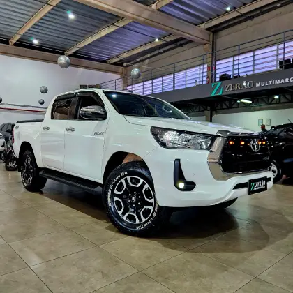 TOYOTA HILUX 2.8 D-4D TURBO DIESEL CD SRV 4X4 AUTOMÁTICO TOYOTA HILUX 2.8 D-4D TURBO DIESEL CD SRV 4X4 AUTOMÁTICO