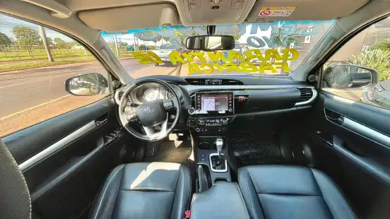 TOYOTA-HILUX-2022