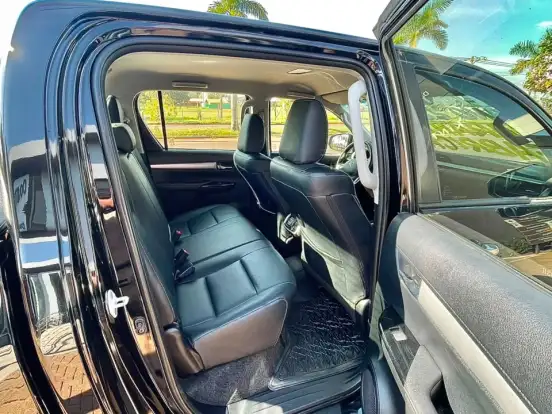 TOYOTA-HILUX-2.8 D-4D TURBO DIESEL CD SRV 4X4 AUTOMÁTICO TOYOTA-HILUX-2022