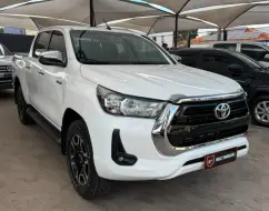 TOYOTA HILUX 2.8 D-4D TURBO DIESEL CD SRV 4X4 AUTOMÁTICO TOYOTA HILUX 2.8 D-4D TURBO DIESEL CD SRV 4X4 AUTOMÁTICO