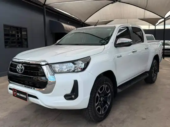 TOYOTA-HILUX-2.8 D-4D TURBO DIESEL CD SRV 4X4 AUTOMÁTICO TOYOTA-HILUX-2023