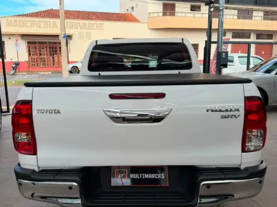 TOYOTA-HILUX-2.8 D-4D TURBO DIESEL CD SRV 4X4 AUTOMÁTICO TOYOTA-HILUX-2023