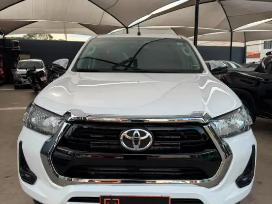 TOYOTA-HILUX-2.8 D-4D TURBO DIESEL CD SRV 4X4 AUTOMÁTICO TOYOTA-HILUX-2023