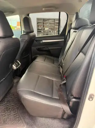 TOYOTA-HILUX-2023
