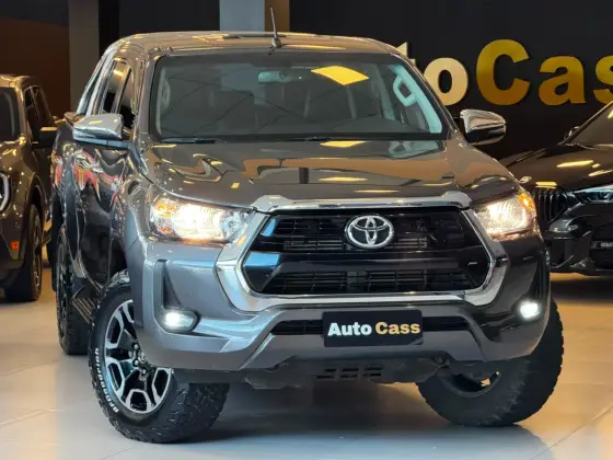 TOYOTA HILUX 2.8 D-4D TURBO DIESEL CD SRV 4X4 AUTOMÁTICO TOYOTA HILUX 2.8 D-4D TURBO DIESEL CD SRV 4X4 AUTOMÁTICO