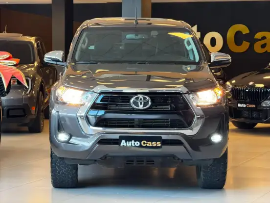 TOYOTA-HILUX-2020