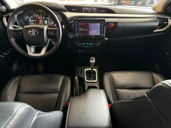TOYOTA-HILUX-2020