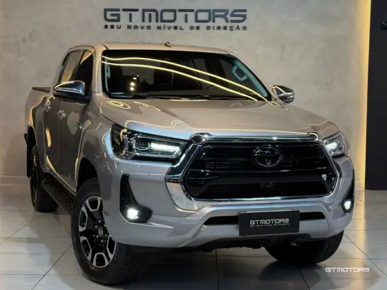 TOYOTA HILUX 2.8 D-4D TURBO DIESEL CD SRX 4X4 AUTOMÁTICO